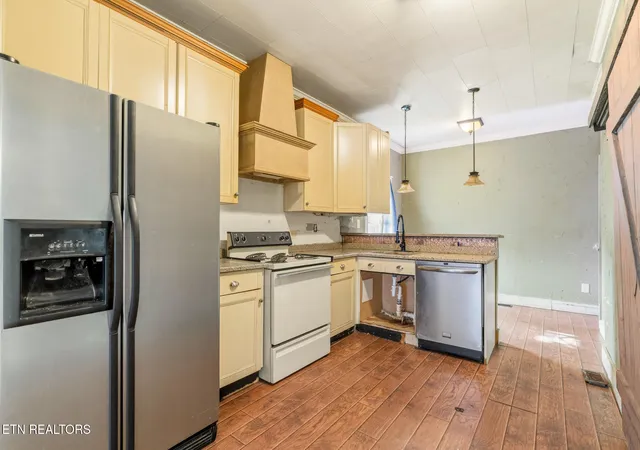 Photo 4 of Single family home for sale at 205 Cedar St, Loudon, TN 37774 | MLS# 1359174 | Listing updated on 2026-10-28