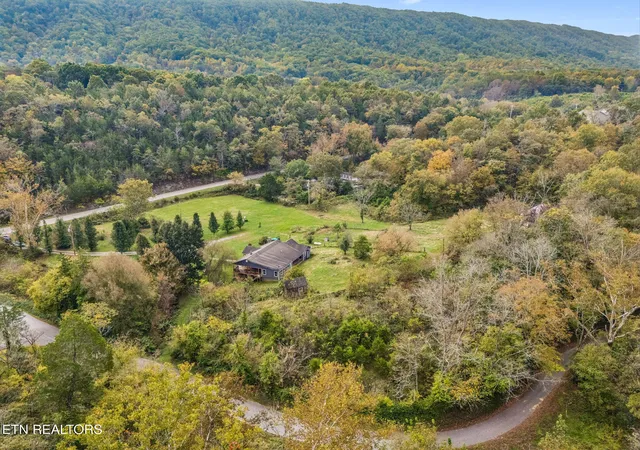 Photo 3 of Single family home for sale at 3134 Highway 131, Washburn, TN 37888 | MLS# 1359276 | Listing updated on 2026-10-23