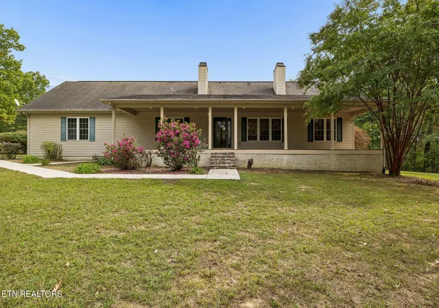 Photo 2 of Single family home for sale at 5075 Eastland Rd, Sparta, TN 38583 | MLS# 1359252 | Listing updated on 2026-10-17