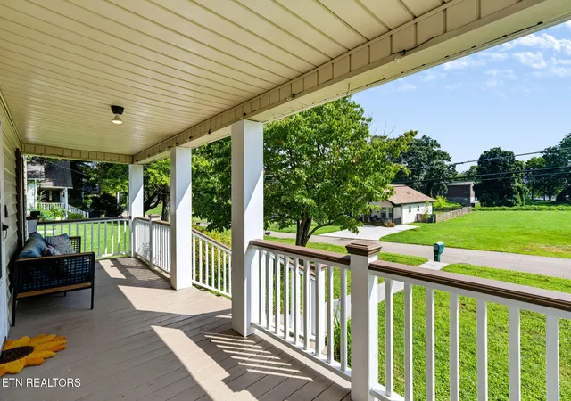 Photo 3 of Single family home for sale at 202 Kingwood Rd, Knoxville, TN 37918 | MLS# 1359655 | Listing updated on 2026-10-29