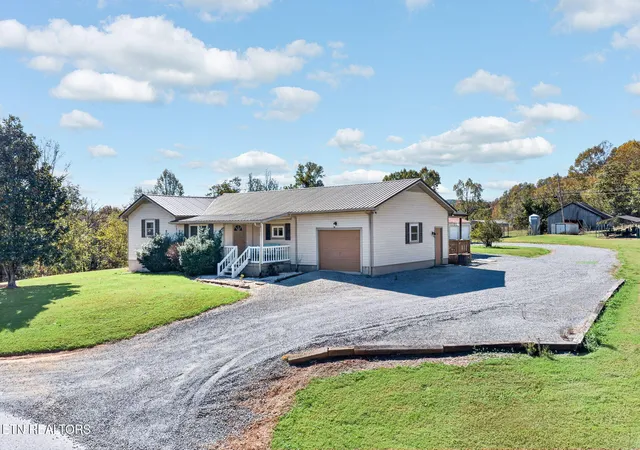 Photo 2 of Single family home for sale at 804 Sunk Cane Rd, Crawford, TN 38554 | MLS# 1360114 | Listing updated on 2026-10-26