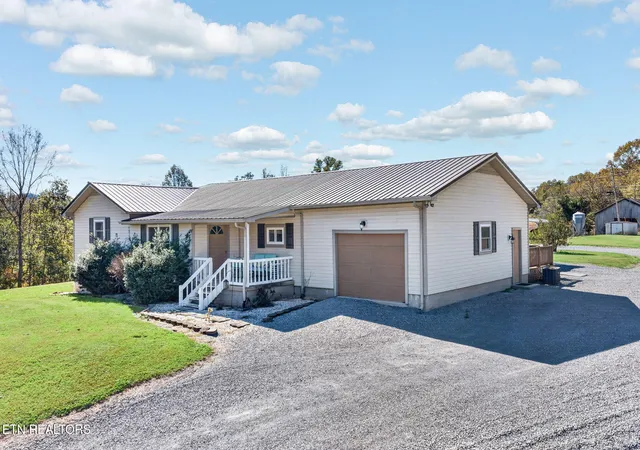 Photo 3 of Single family home for sale at 804 Sunk Cane Rd, Crawford, TN 38554 | MLS# 1360114 | Listing updated on 2026-10-26