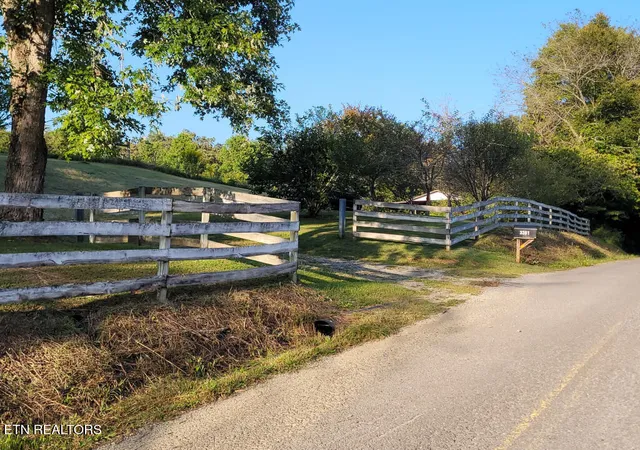 Photo 2 of Single family home for sale at 3381 Upper Caney Valley Rd, Tazewell, TN 37879 | MLS# 1359381 | Listing updated on 2026-10-28