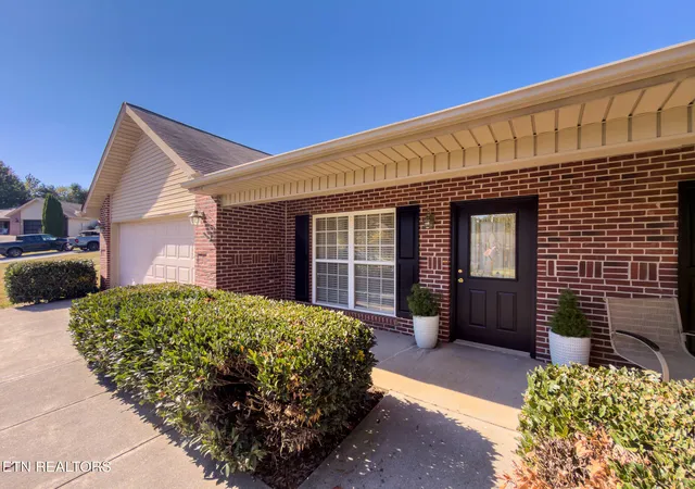Photo 2 of Single family home for sale at 2809 Mayfly Way, Maryville, TN 37803 | MLS# 1360234 | Listing updated on 2026-10-27