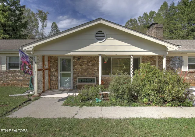 Photo 3 of Single family home for sale at 1412 Hillvale Rd, Louisville, TN 37777 | MLS# 1359419 | Listing updated on 2026-10-22