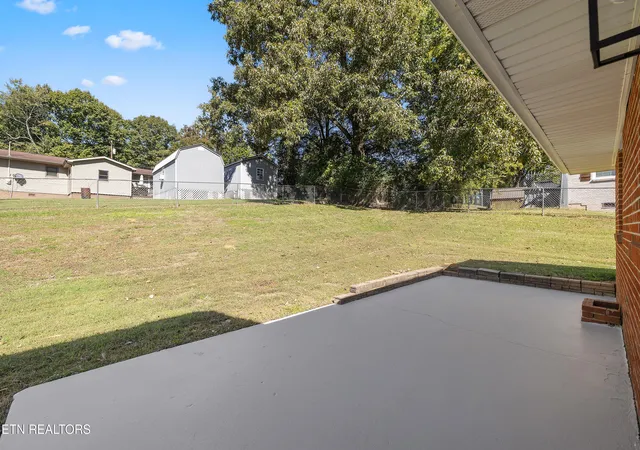 Photo 2 of Single family home for sale at 582 Strange Rd, Lenoir City, TN 37772 | MLS# 1359977 | Listing updated on 2026-10-24