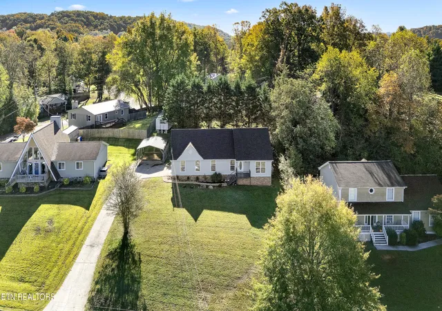 Photo 1 of Single family home for sale at 1125 Melton Hl Cir, Clinton, TN 37716 | MLS# 1360101 | Listing updated on 2026-10-26