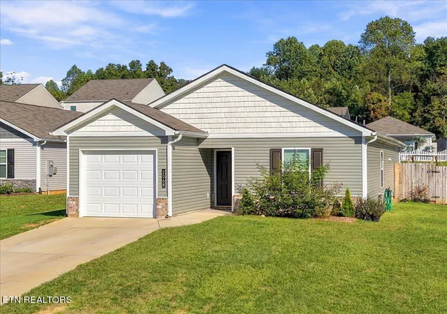 Photo 1 of Single family home for sale at 2068 Southwood Cir, Morristown, TN 37813 | MLS# 1359598 | Listing updated on 2026-10-21