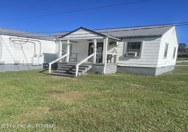 Photo 1 of Sale Pending at 302 Carlton, Maryville, TN 37804 | MLS# 1359802 | Listing updated on 2026-10-29