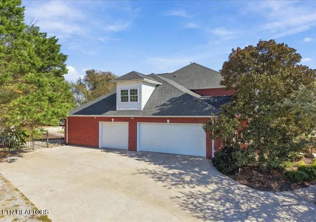 Photo 4 of Single family home for sale at 7324 Meadow Crk Tr, Knoxville, TN 37931 | MLS# 1360022 | Listing updated on 2026-10-29