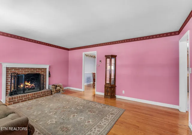 Photo 3 of Single family home for sale at 5708 Woodleaf Dr, Knoxville, TN 37912 | MLS# 1359674 | Listing updated on 2026-10-28