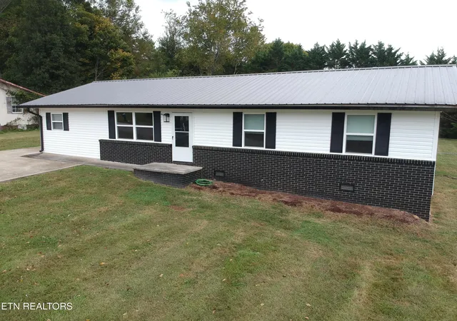 Photo 1 of Single family home for sale at 151 Jaynes Rd, Tazewell, TN 37879 | MLS# 1359782 | Listing updated on 2026-10-23