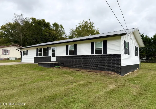 Photo 4 of Single family home for sale at 151 Jaynes Rd, Tazewell, TN 37879 | MLS# 1359782 | Listing updated on 2026-10-23