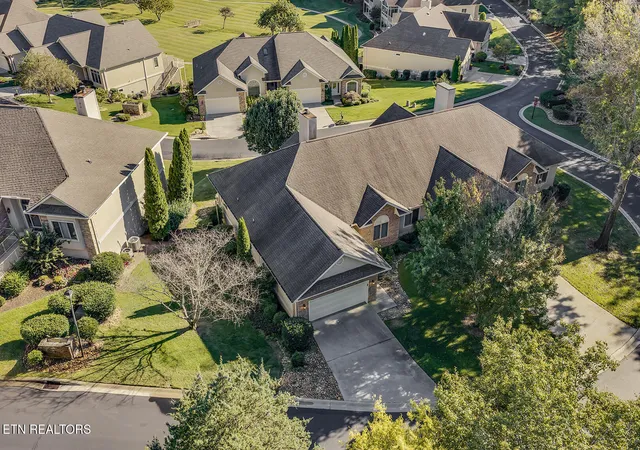 Listing Photo 1 - Condo for sale in building located at 231 Tanasi Lagoon Dr, Loudon, TN 37774 - Unit #