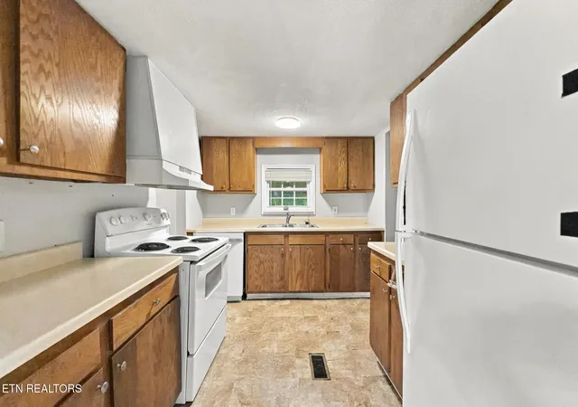 Photo 4 of Single family home for sale at 9016 Andersonville Pike, Powell, TN 37849 | MLS# 1360010 | Listing updated on 2026-10-28