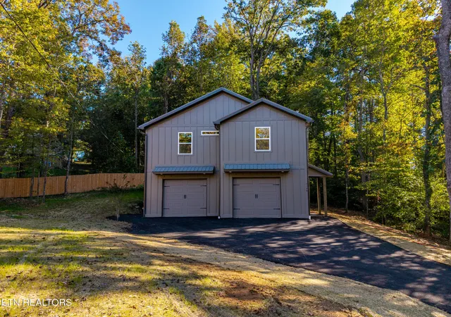 Photo 1 of Single family home for sale at 1129 Chris Wood Dr, Seymour, TN 37865 | MLS# 1359913 | Listing updated on 2026-10-29