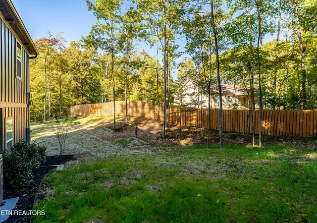 Photo 4 of Single family home for sale at 1129 Chris Wood Dr, Seymour, TN 37865 | MLS# 1359913 | Listing updated on 2026-10-29