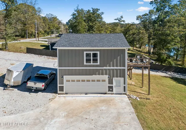 Photo 4 of Single family home for sale at 496 Shawnee Dr, Jacksboro, TN 37757 | MLS# 1359818 | Listing updated on 2026-10-25