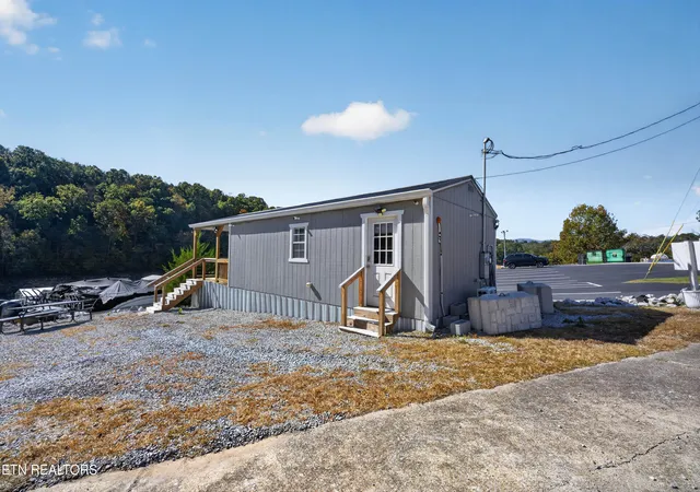 Photo 4 of Single family home for sale at 758 Indian River Boat Dock Rd, Jacksboro, TN 37757 | MLS# 1359825 | Listing updated on 2026-10-25