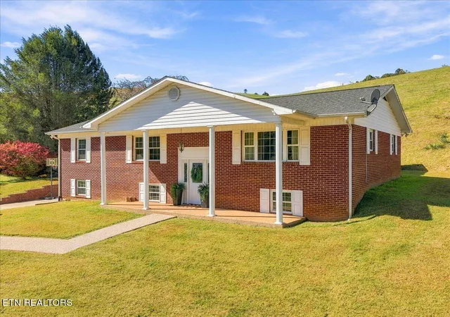 Photo 2 of Single family home for sale at 216 Ron Trent Rd, Sneedville, TN 37869 | MLS# 1359816 | Listing updated on 2026-10-23