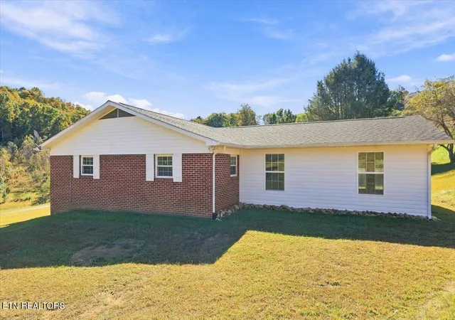 Photo 4 of Single family home for sale at 216 Ron Trent Rd, Sneedville, TN 37869 | MLS# 1359816 | Listing updated on 2026-10-23