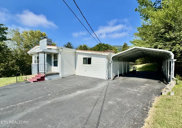 Photo 2 of Single family home for sale at 220 Butter & Egg Rd, Jacksboro, TN 37757 | MLS# 1359836 | Listing updated on 2026-10-26