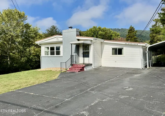 Photo 4 of Single family home for sale at 220 Butter & Egg Rd, Jacksboro, TN 37757 | MLS# 1359836 | Listing updated on 2026-10-26