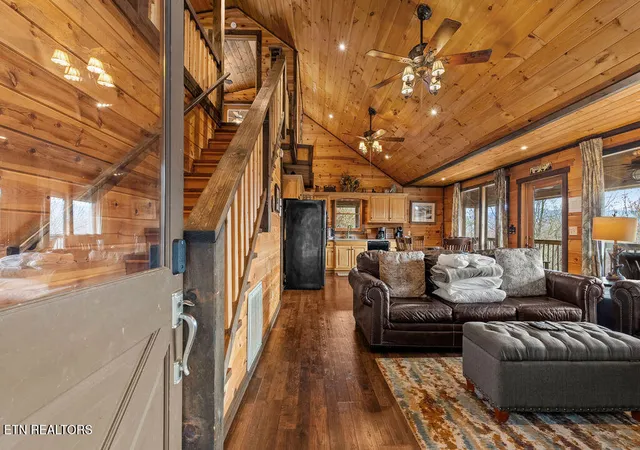Photo 4 of Single family home for sale at 1625 Bear Claw Way, Sevierville, TN 37876 | MLS# 1359861 | Listing updated on 2026-10-23