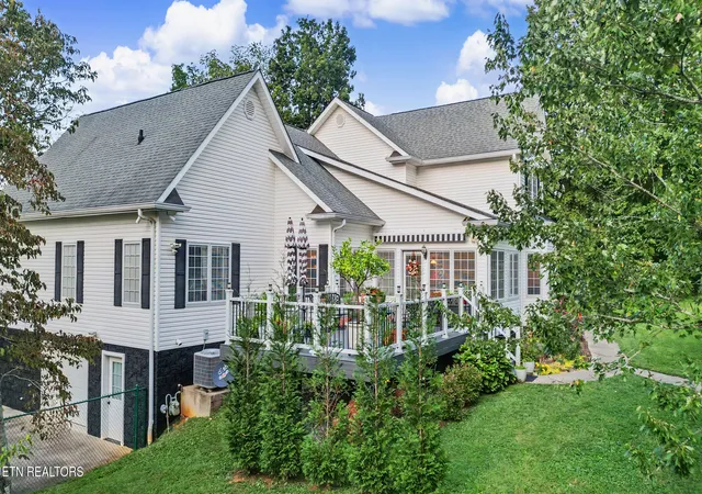 Photo 4 of Single family home for sale at 270 Sam Doak St, Greeneville, TN 37745 | MLS# 1360051 | Listing updated on 2026-10-25