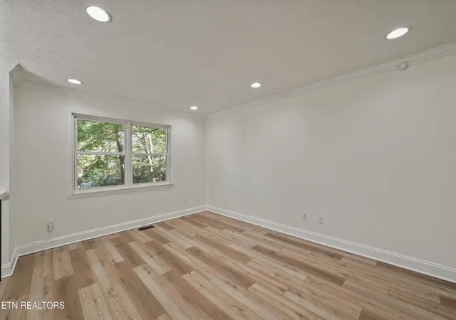 Photo 3 of Single family home for sale at 2329 Roundtree Rd, Knoxville, TN 37923 | MLS# 1360036 | Listing updated on 2026-10-25