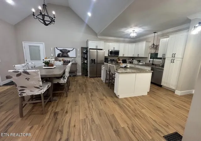 Photo 1 of Single family home for sale at 194 W Park Cir, Decatur, TN 37322 | MLS# 1360018 | Listing updated on 2026-10-25