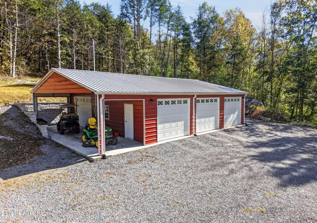 Photo 1 of Single family home for sale at 115 W Creek Ln, Gainesboro, TN 38562 | MLS# 1360055 | Listing updated on 2026-10-26