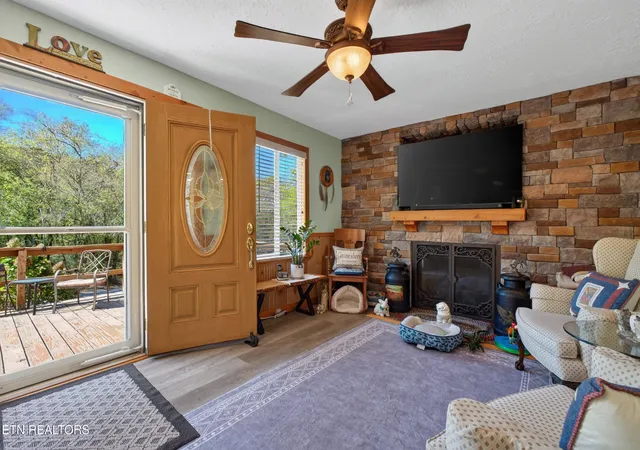 Photo 2 of Single family home for sale at 115 W Creek Ln, Gainesboro, TN 38562 | MLS# 1360055 | Listing updated on 2026-10-26