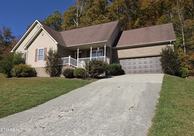 Photo 1 of Sale Pending at 230 Windermere Dr, Middlesboro, KY 40965 | MLS# 1360070 | Listing updated on 2026-10-28