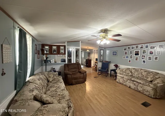 Photo 1 of Single family home for sale at 825 Ridge Gap Rd, Rockwood, TN 37854 | MLS# 1360085 | Listing updated on 2026-10-26