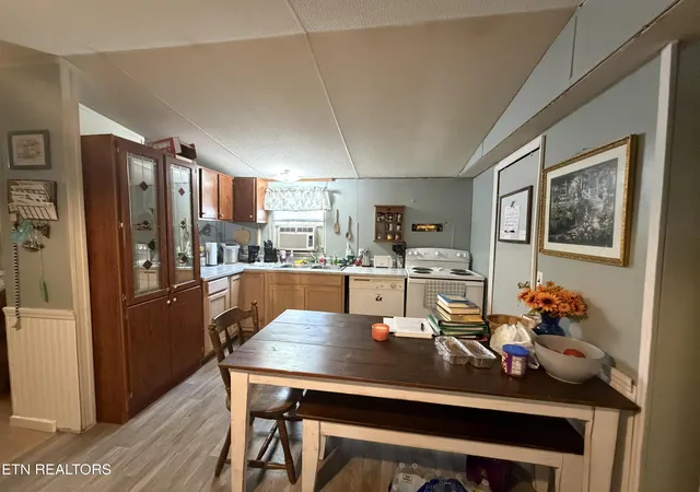 Photo 3 of Single family home for sale at 825 Ridge Gap Rd, Rockwood, TN 37854 | MLS# 1360085 | Listing updated on 2026-10-26