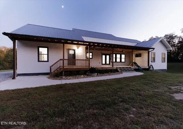 Photo 3 of Single family home for sale at 143 Gibbs Ln, Clinton, TN 37716 | MLS# 1360095 | Listing updated on 2026-10-26