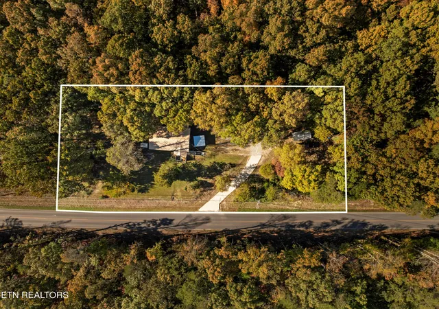 Photo 2 of Single family home for sale at 2715 Cox Valley Rd, Crossville, TN 38555 | MLS# 1360102 | Listing updated on 2026-10-28