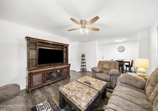 Photo 4 of Single family home for sale at 2715 Cox Valley Rd, Crossville, TN 38555 | MLS# 1360102 | Listing updated on 2026-10-28