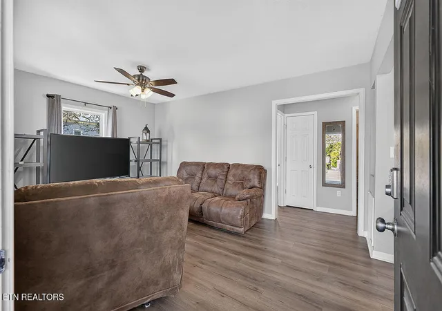 Photo 2 of Sale Pending at 3720 Ivy Ave, Knoxville, TN 37914 | MLS# 1360113 | Listing updated on 2026-10-29