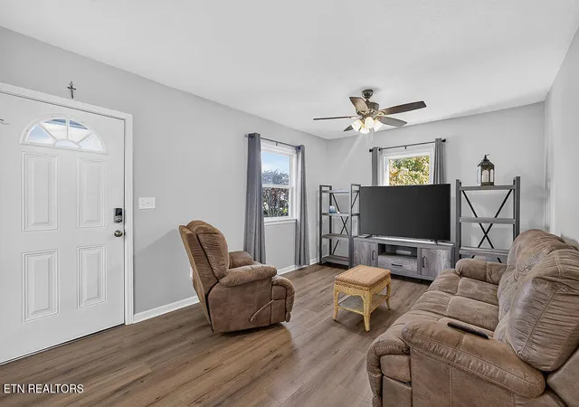 Photo 3 of Sale Pending at 3720 Ivy Ave, Knoxville, TN 37914 | MLS# 1360113 | Listing updated on 2026-10-29