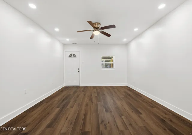 Photo 4 of Single family home for sale at 4205 Tomlinson St, Knoxville, TN 37920 | MLS# 1360142 | Listing updated on 2026-10-26