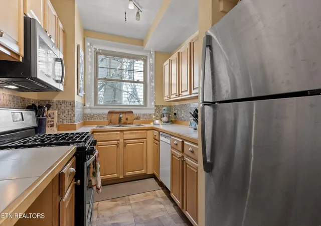 Photo 4 of Condo for sale at 190 N Crest Rd #4, Chattanooga, TN 37404 | MLS# 1360199 | Listing updated on 2026-10-27