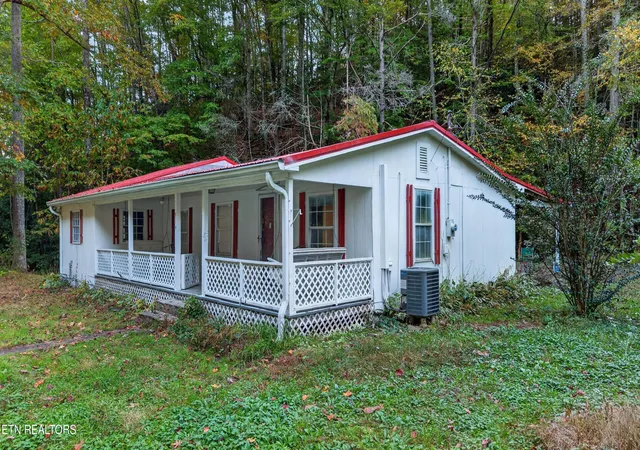 Photo 3 of Single family home for sale at 814 Adams Ln, Mooresburg, TN 37811 | MLS# 1360183 | Listing updated on 2026-10-27