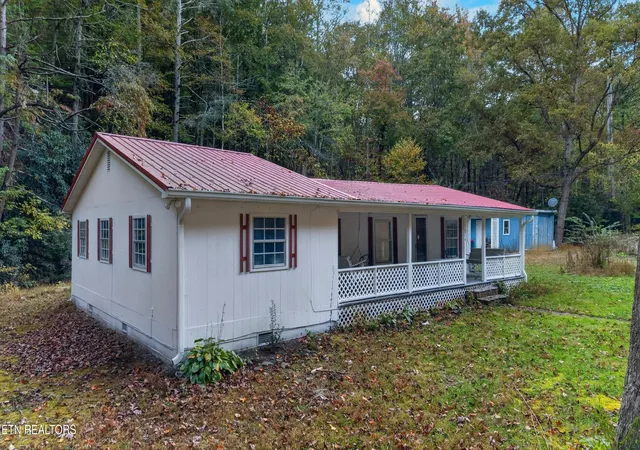 Photo 4 of Single family home for sale at 814 Adams Ln, Mooresburg, TN 37811 | MLS# 1360183 | Listing updated on 2026-10-27