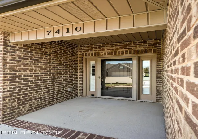 Listing Photo 5 - Condo for sale in building located at 7410 Willow Path Ln, Knoxville, TN 37918