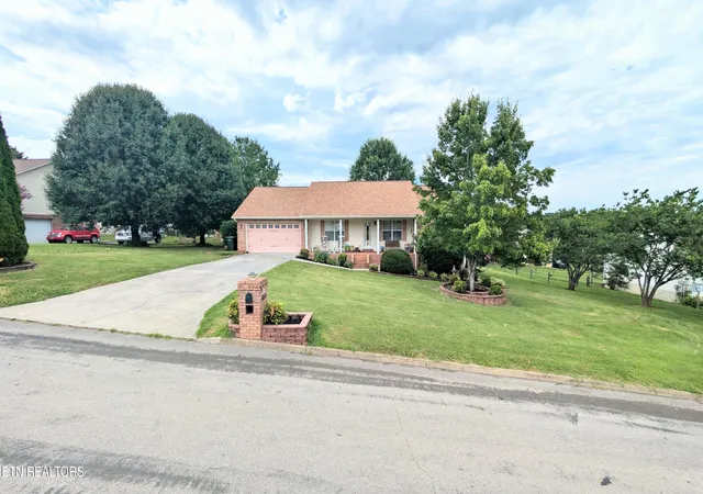 Photo 2 of Single family home for sale at 1659 Jasmine Tr, Sevierville, TN 37862 | MLS# 1360252 | Listing updated on 2026-10-28