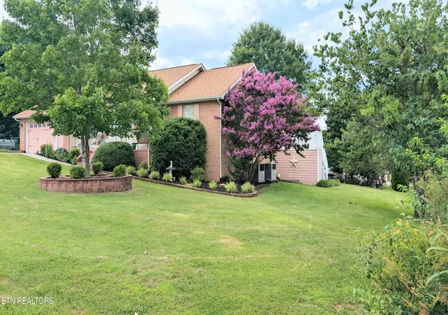 Photo 4 of Single family home for sale at 1659 Jasmine Tr, Sevierville, TN 37862 | MLS# 1360252 | Listing updated on 2026-10-28