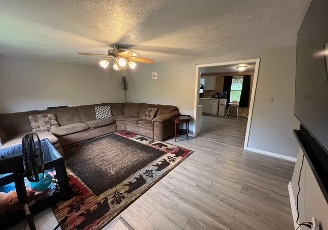 Photo 4 of Single family home for sale at 247 Manor Dr, Franklin, PA 16323 | MLS# 1722701 | Listing updated on 2026-09-09