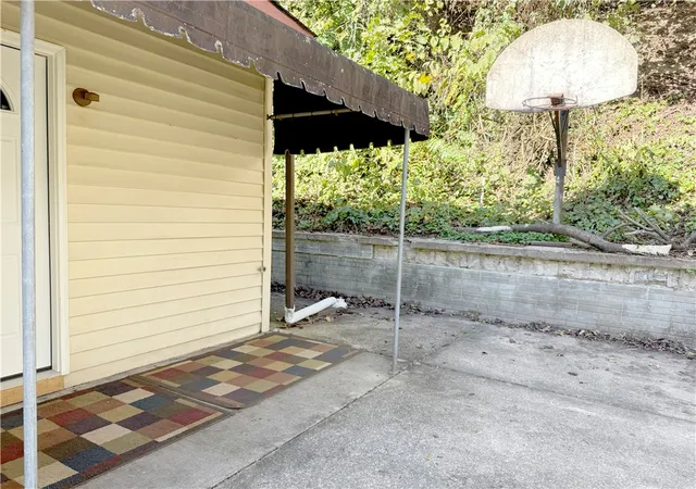 Photo 4 of Single family home for sale at 597 Market St Leechburg Pa, Leechburg, PA 15656 | MLS# 1725705 | Listing updated on 2026-09-09